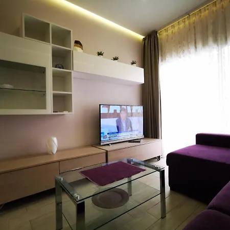 Cs Apartmentos, Large Terrace, Wifi! アパート *